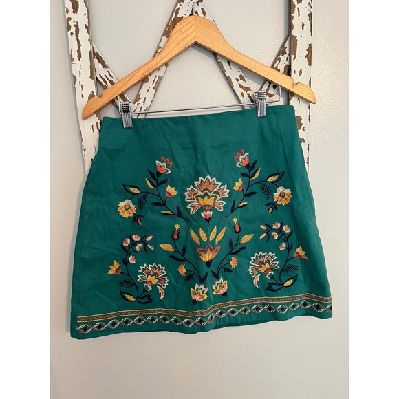 Francesca's Miami Embroidered Green Skirt Size Medium NWT‎ - Picture 1 of 7